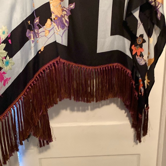 Etro Silk Elastane Stunning Print Fringe Hem Poncho New With Tags Made in Italy - Picture 4 of 16
